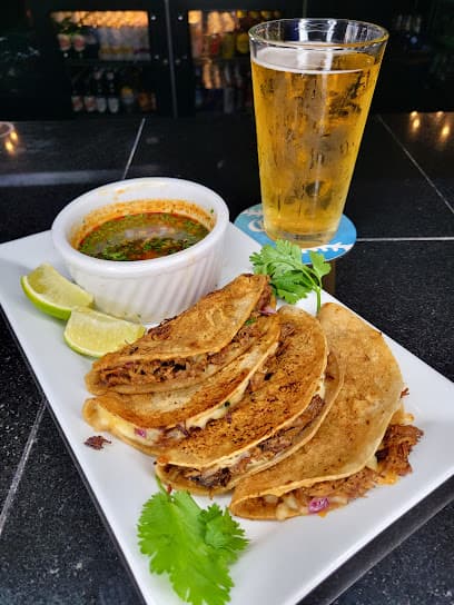 Lucky's Bar & Grill